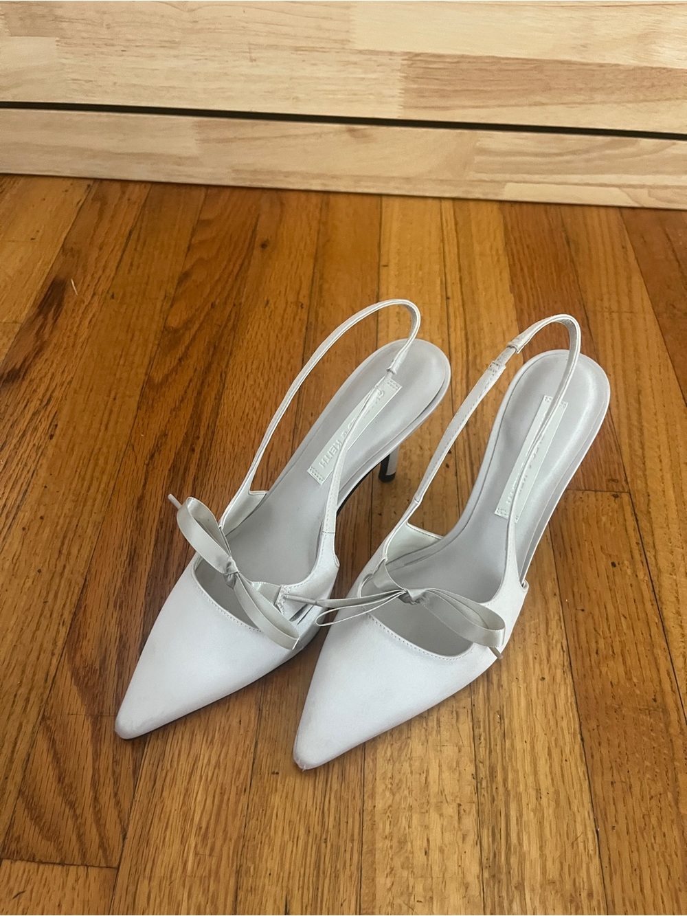Charles & Keith White Slingback Pointed Heels with Bow Accent - Picture 2 of 6